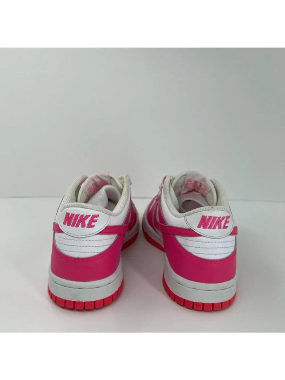 Nike Dunk Low Laser Fuchsia Sneaker Big Kids 4Y Leather Lace Up FB9109-102 Pink